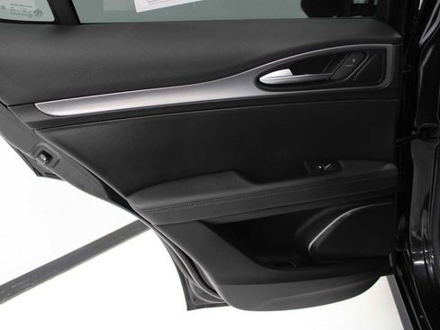 Used 2023 Alfa Romeo Stelvio Veloce image 36