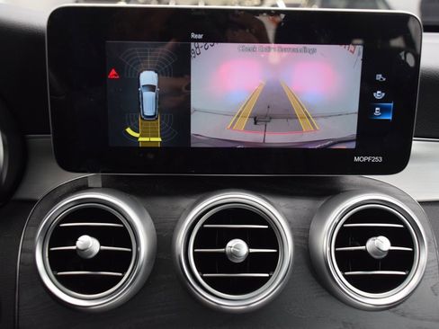 Used 2022 Mercedes-Benz GLC 300 image 29