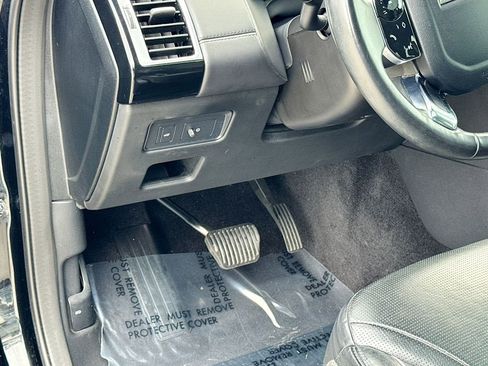 Used 2020 Land Rover Discovery HSE Luxury image 17