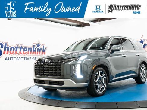 Used 2023 Hyundai Palisade SEL image 1