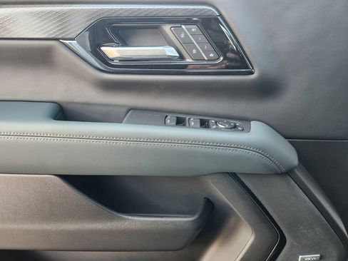 New 2026 GMC Yukon AT4 w/ LPO, Floor Liner Package image 16