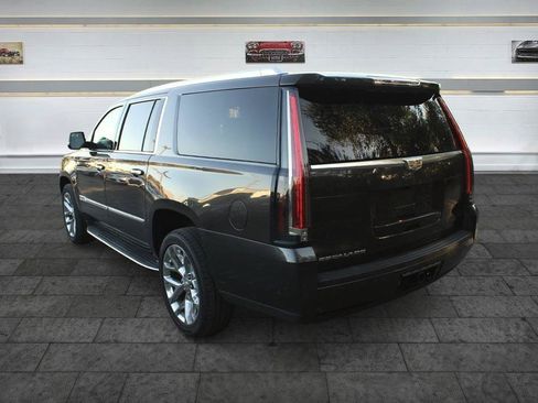 Used 2017 Cadillac Escalade ESV Premium Luxury RWD image 5