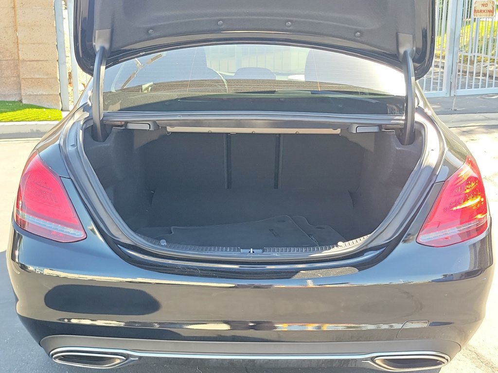 Used 2019 Mercedes-Benz C 300 Sedan image 9