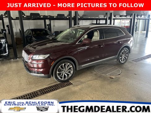 Used 2023 Lincoln Nautilus Reserve w/ Equipment Group 201A AWD/4WD image 1