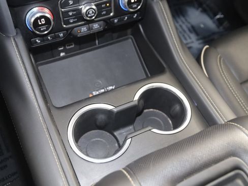 Used 2022 GMC Yukon SLT w/ SLT Premium Package image 27