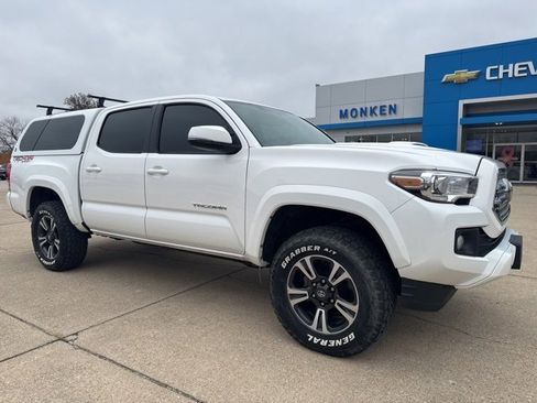 Used 2016 Toyota Tacoma 4x4 Double Cab image 1