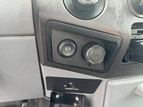 Used 2015 Ford F250 XL w/ Power Equipment Group AWD/4WD image 22