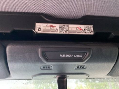 Used 2021 Jeep Wrangler Sport image 36