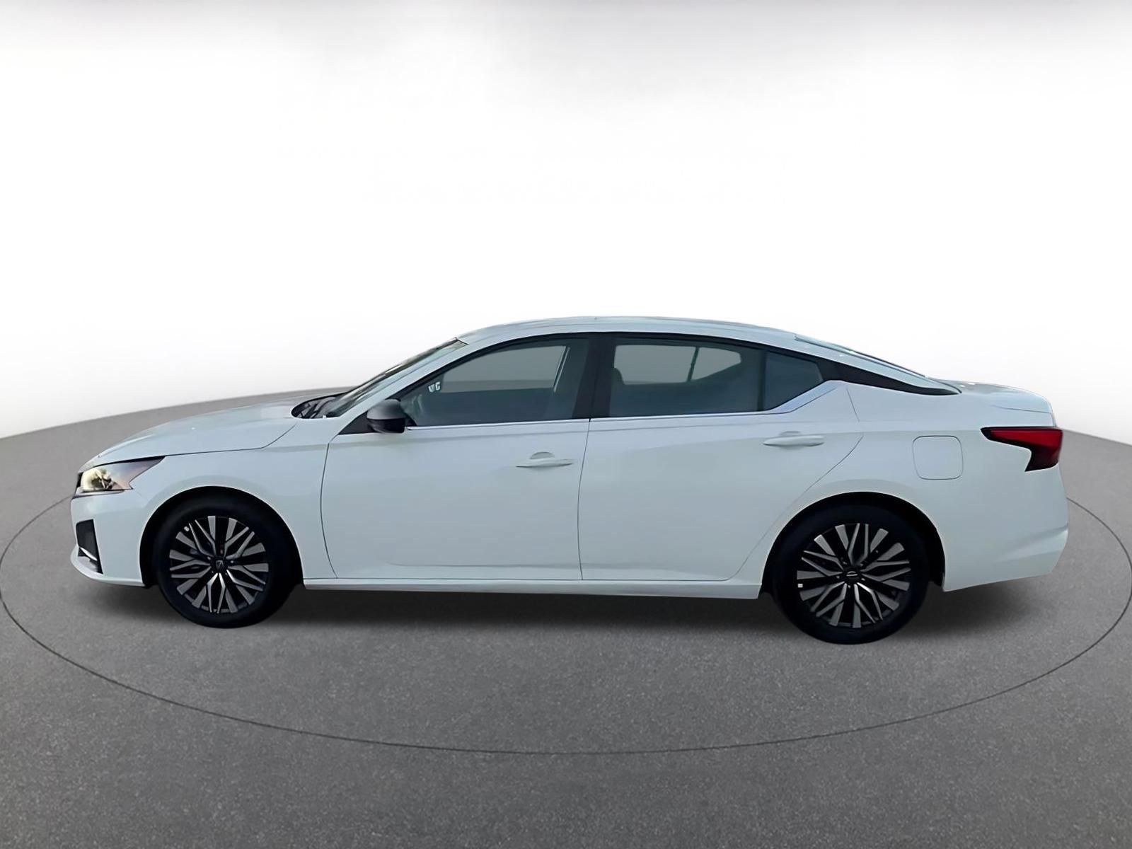 Used 2026 Nissan Altima 2.5 SV FWD image 9