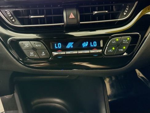 Used 2019 Toyota C-HR LE FWD image 15