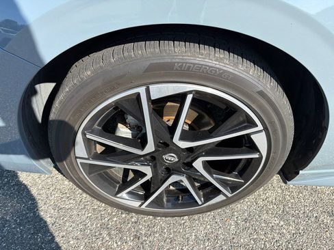 Used 2024 Nissan Sentra SR w/ SR Premium Package FWD image 11