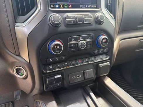 Used 2021 Chevrolet Silverado 2500 LTZ w/ Z71 Chrome Sport Edition AWD/4WD image 18