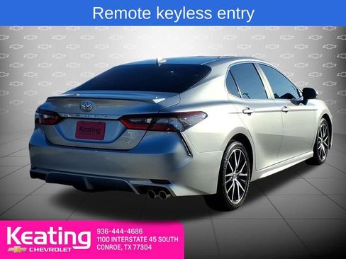 Used 2023 Toyota Camry SE image 6