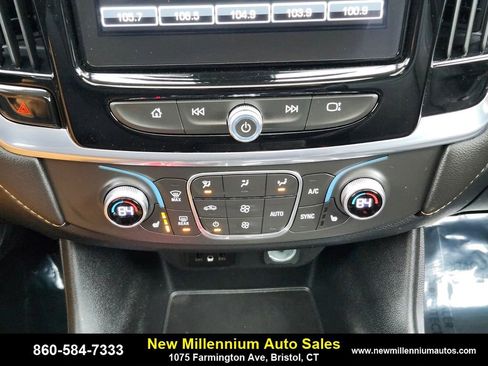 Used 2019 Chevrolet Traverse RS image 24