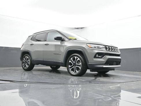 Used 2024 Jeep Compass Limited image 42