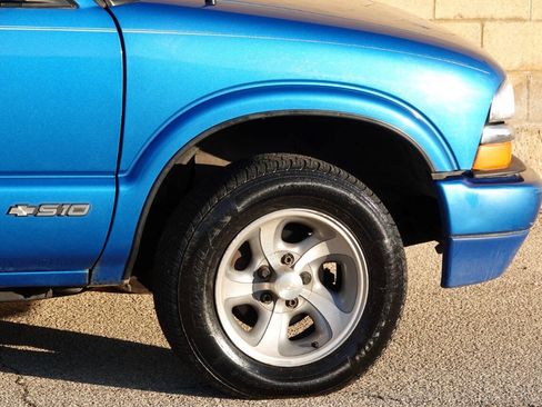 Used 2000 Chevrolet S10 Pickup LS w/ Preferred Equipment Group image 43