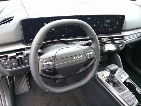 New 2026 Kia Sportage SX image 9