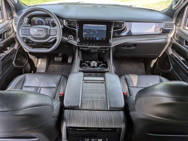 Used 2023 Jeep Wagoneer L Series III w/ Premium Group I AWD/4WD image 17