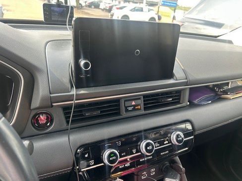 Used 2023 Honda Pilot Touring image 9