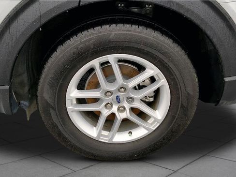Used 2025 Ford Explorer Active w/ Active Comfort Package RWD image 11