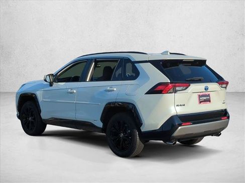 Used 2022 Toyota RAV4 SE AWD/4WD image 8