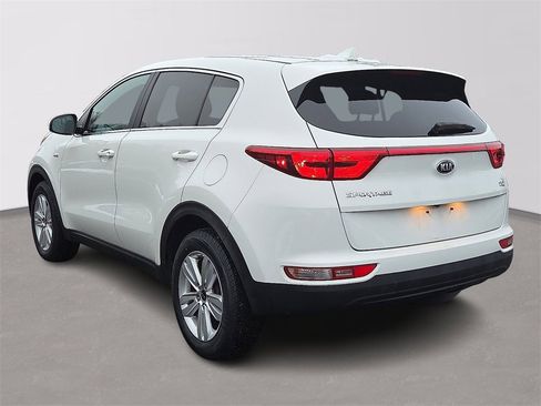 Used 2018 Kia Sportage LX image 4
