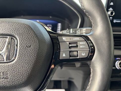 Used 2025 Honda Pilot Elite image 15