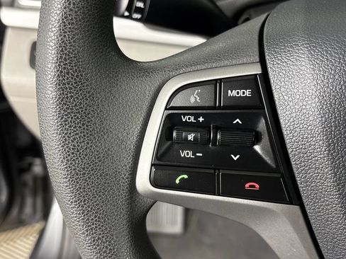 Used 2018 Hyundai Elantra SE image 17