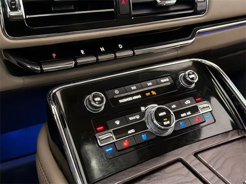 Used 2022 Lincoln Navigator L Reserve image 32