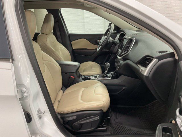 Used 2016 Jeep Cherokee Limited AWD/4WD image 21