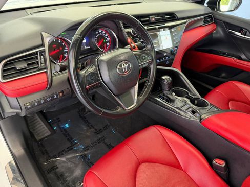 Used 2019 Toyota Camry XSE FWD image 15