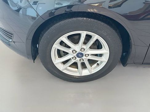 Used 2015 Ford Focus SE w/ SE Cold Weather Package image 25