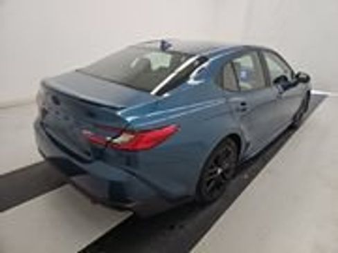 Used 2025 Toyota Camry SE w/ Convenience Package FWD image 5