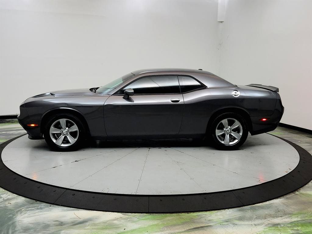 Used 2020 Dodge Challenger SXT RWD image 8