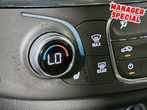 Used 2023 Chevrolet Traverse LT FWD image 21