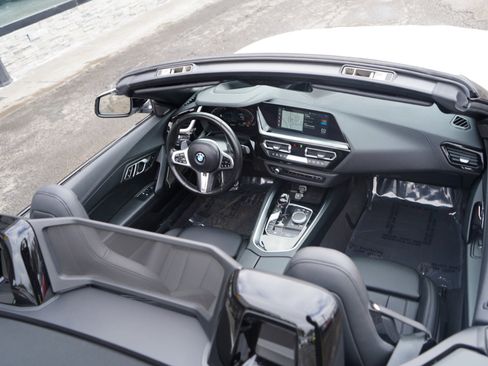 Used 2023 BMW Z4 sDrive30i w/ Premium Package image 75