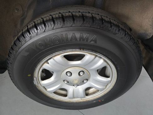 Used 1999 Toyota RAV4 4WD 4-Door image 10