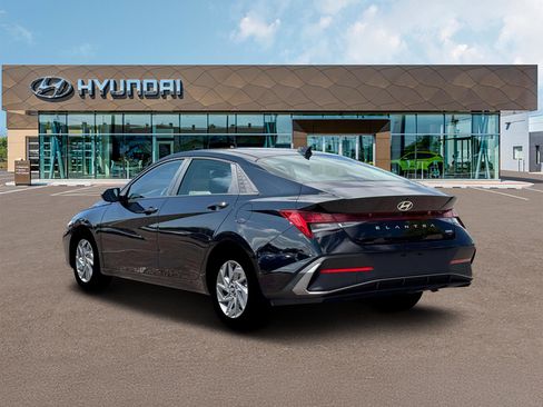 New 2026 Hyundai Elantra Blue image 5