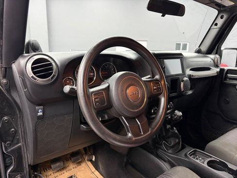 Used 2012 Jeep Wrangler Sport AWD/4WD image 8