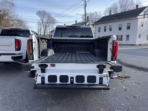 Used 2024 GMC Sierra 2500 AT4 w/ AT4 Premium Plus Package image 11