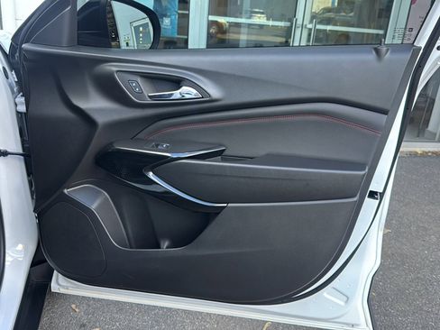 Used 2025 Chevrolet Trax RS w/ Driver Confidence Package FWD image 16