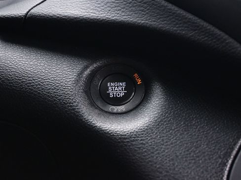 Used 2022 Jeep Cherokee Limited image 24