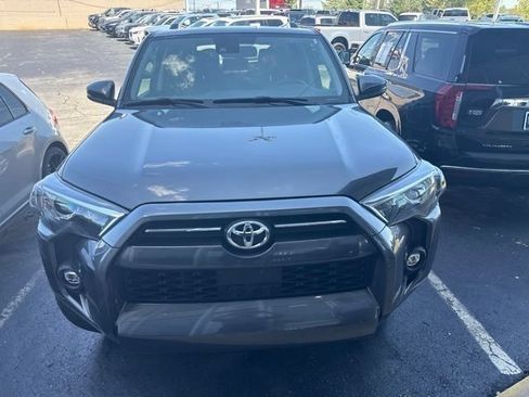 Used 2021 Toyota 4Runner SR5 Premium w/ Moonroof Package AWD/4WD image 4