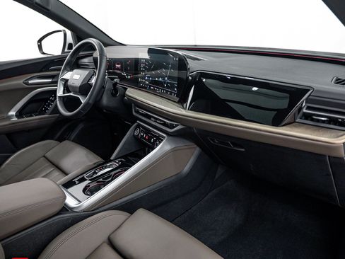 Used 2025 Audi Q5 Premium Plus w/ Premium Plus AWD/4WD image 8