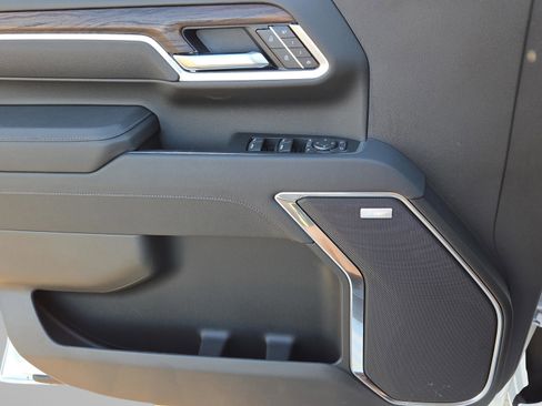 New 2026 GMC Sierra 2500 SLT w/ SLT Convenience Package image 26