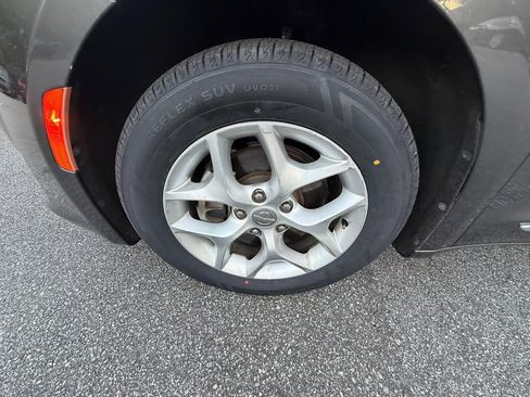 Used 2020 Chrysler Pacifica Limited image 35