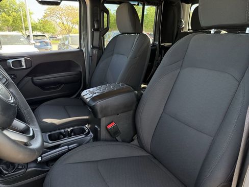 Used 2023 Jeep Gladiator Sport image 22