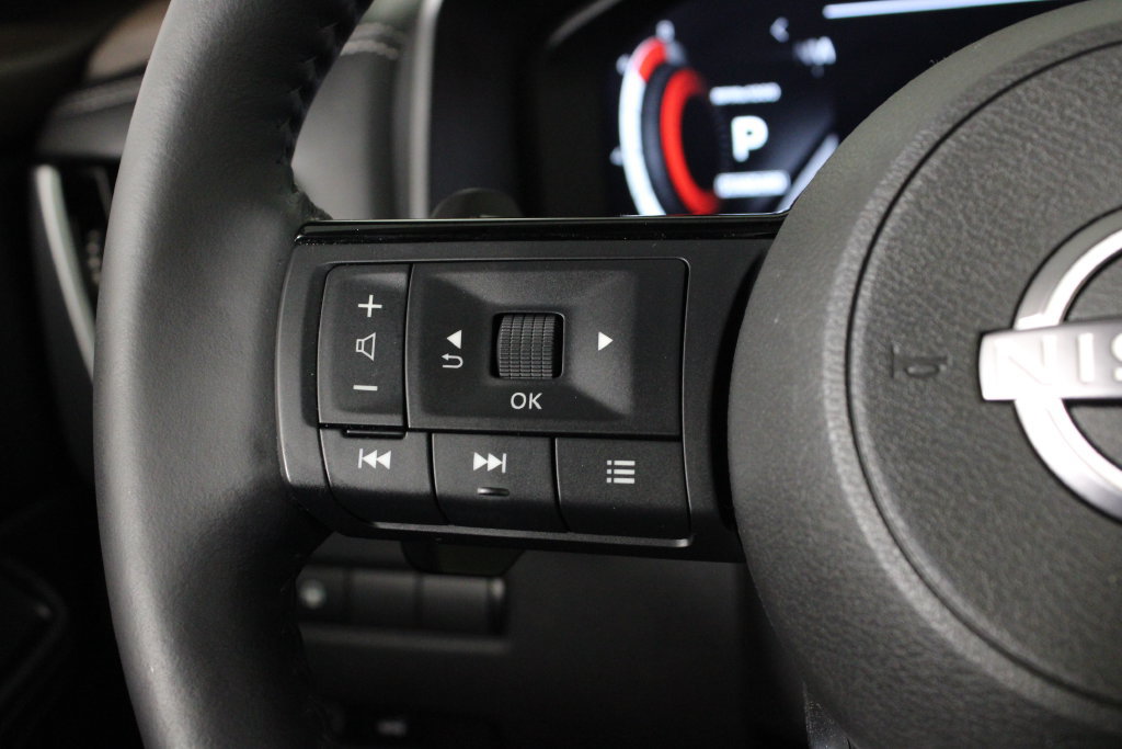 Certified 2023 Nissan Rogue Platinum FWD image 29