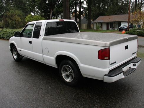 Used 2002 Chevrolet S10 Pickup LS w/ LS Preferred Equipment Group image 4