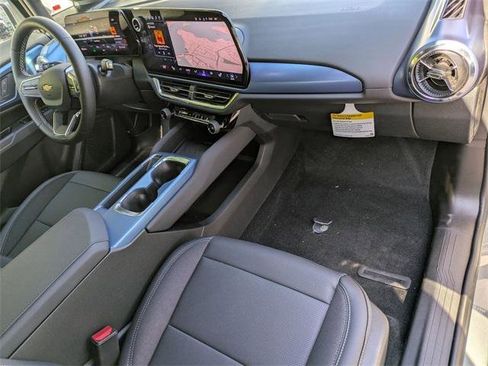 New 2026 Chevrolet Equinox EV LT image 27